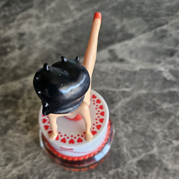 " EXTREAMLY UNIQUE " BETTY BOOP Perfume You Won't Find It Anywhere - Picture 8 of 9